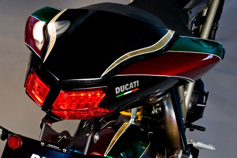 Ducati Streetfighter S kho co the dep hon - 13