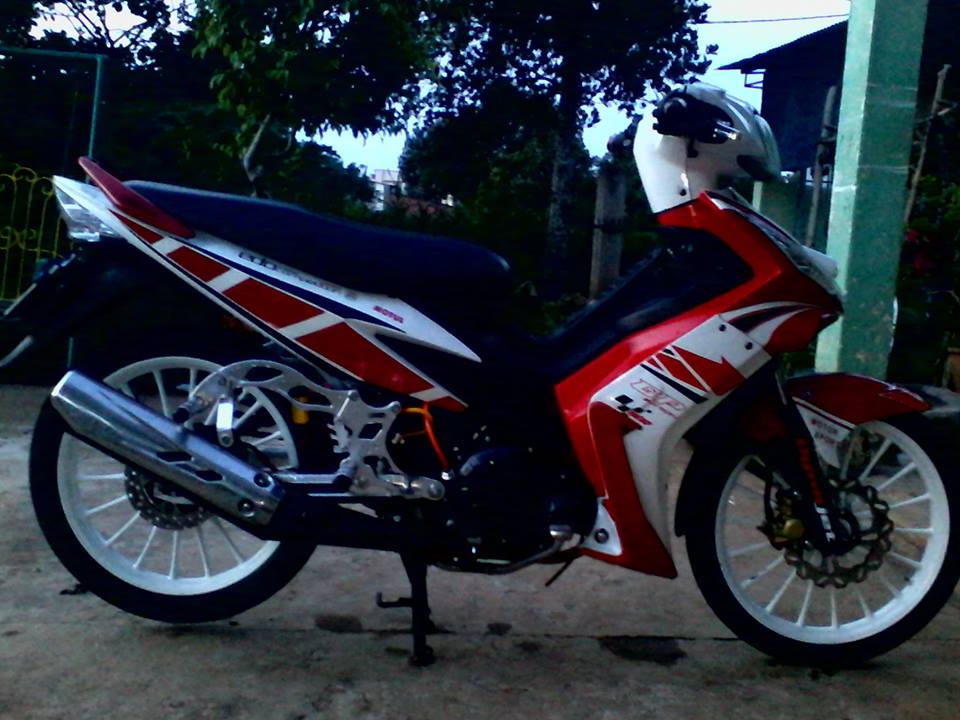 Exciter do phong cach racing co dien