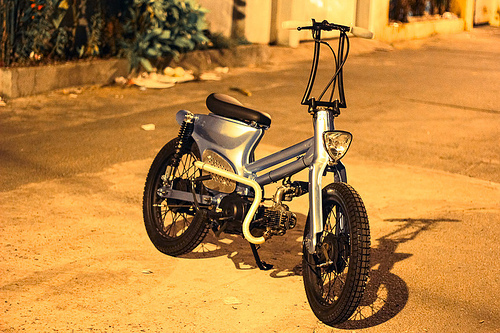 Honda Cub do phong cach Bobber cuc dep - 12