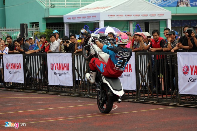Man bieu dien Exciter va FZ150i day mao hiem tai ngay hoi cua Yamaha - 10
