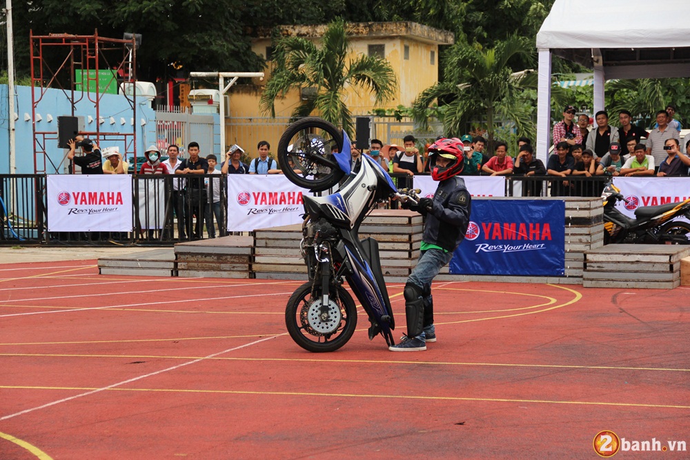 Stunter Viet Nam bieu dien cung Yamaha Exciter - 6