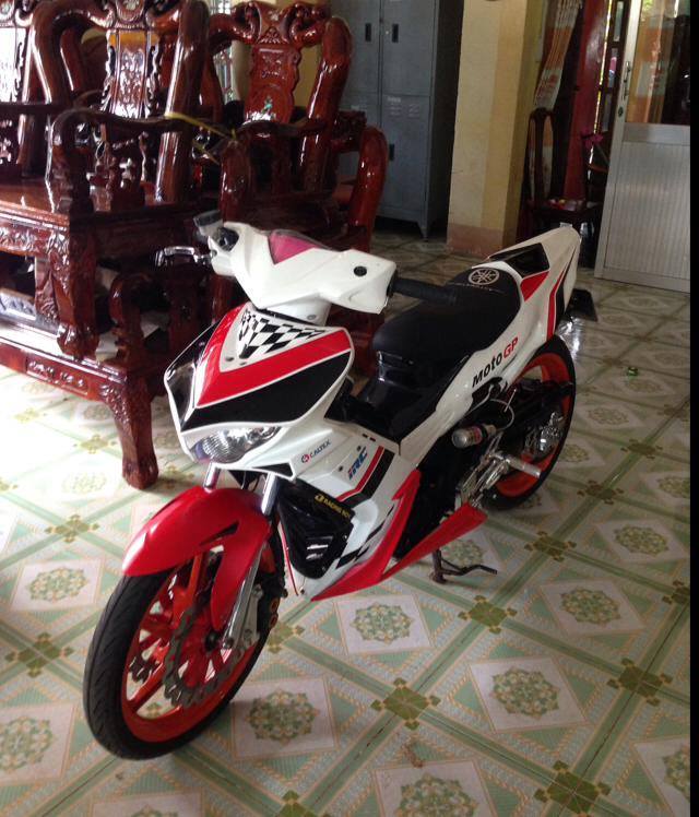 Yamaha Exciter do theo phong cach xe moto dua the thao - 2