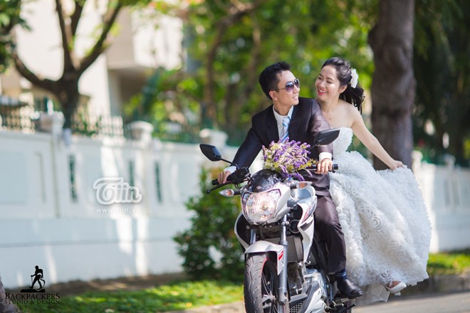 Bo anh cuoi tuyet dep cua cap doi biker ben Yamaha FZ150i - 11