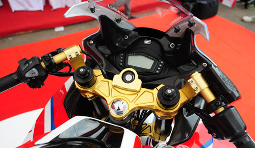 Can canh Honda CBR150R 2015 phien ban dac biet - 7
