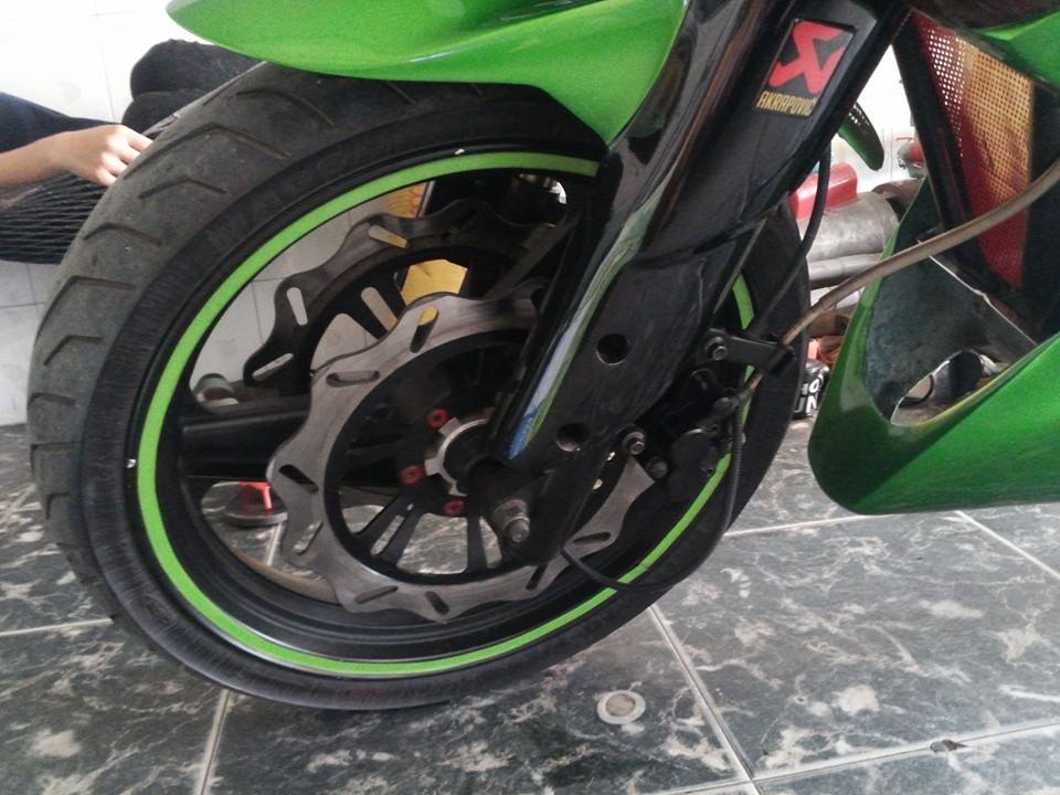 CB125R phien ban Kawasaki Z1000 - 3