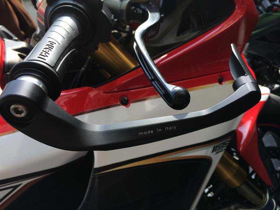 Ducati 1199 Wheelie World an tuong kho phai - 6
