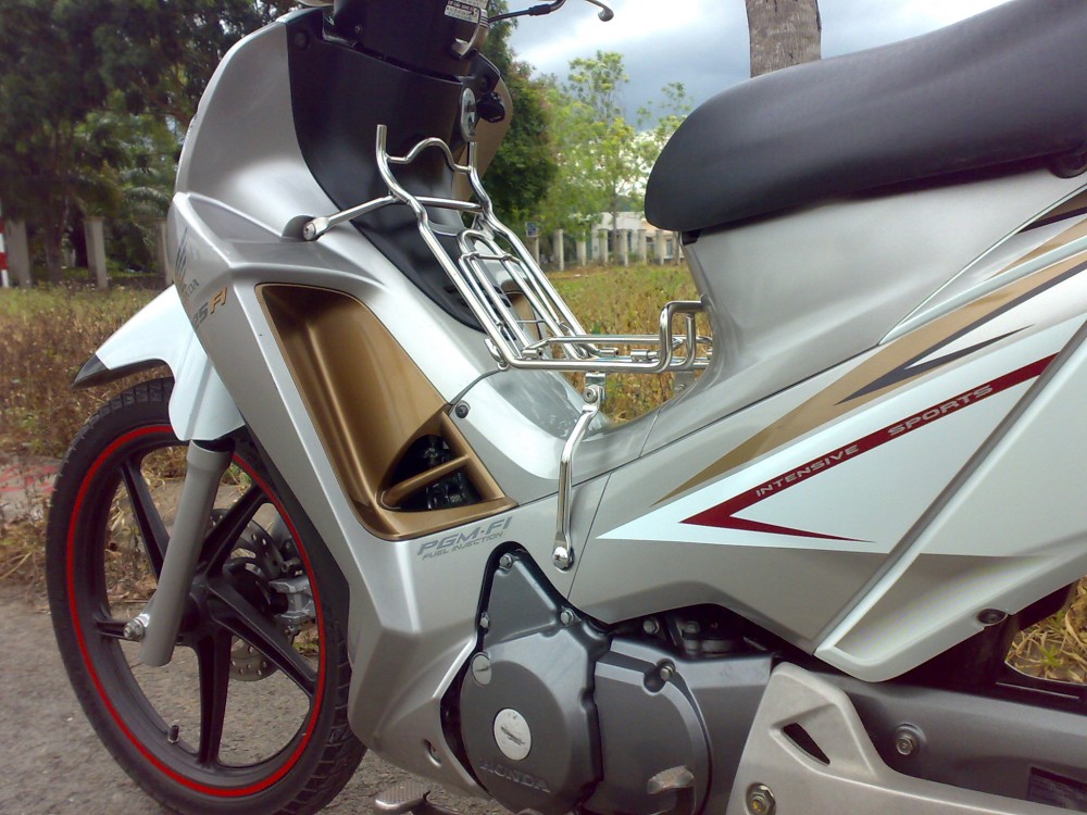 Honda Future X 125 FI trangbacvang 2011 - 10