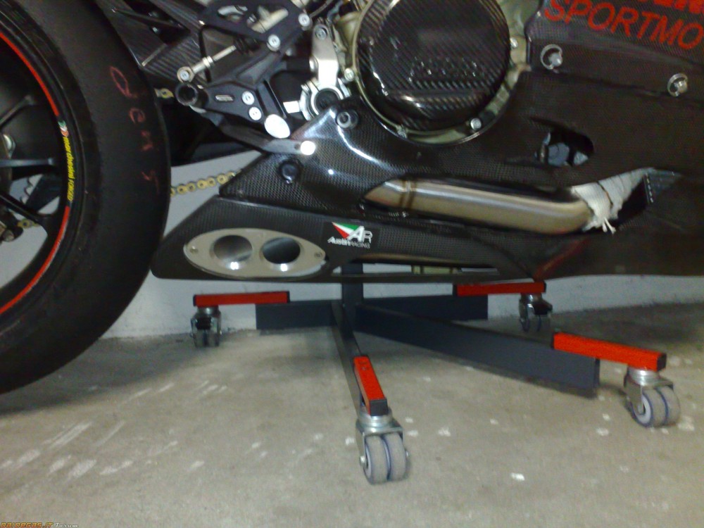 Lai la full carbon voi Ducati 1199 Panigale - 3