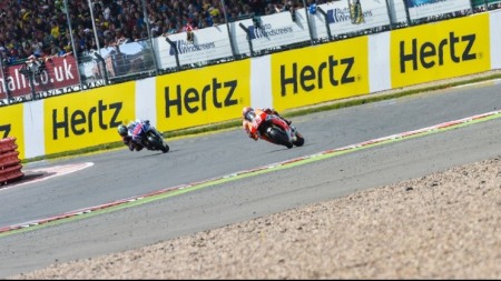 MotoGP chang 12 Hertz British Grand Prix Tiec cho Jorge Lorenzo - 11