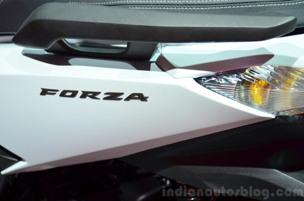 Can canh Honda Forza 125 tai Paris Motor Show 2014 - 8