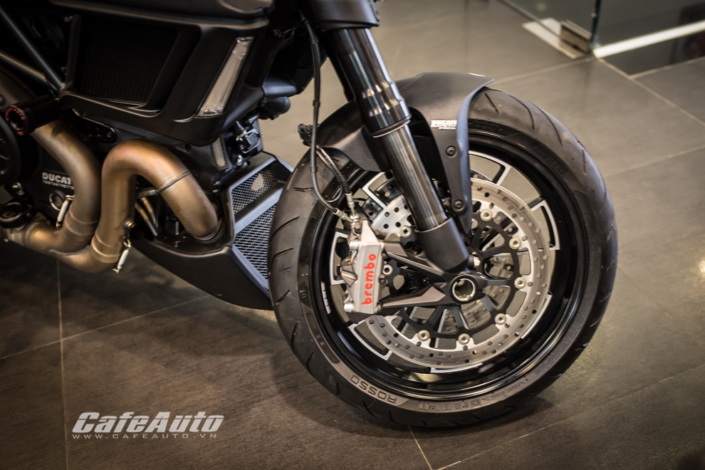 Can canh tung chi tiet Ducati Diavel 2015 tai Viet Nam - 7
