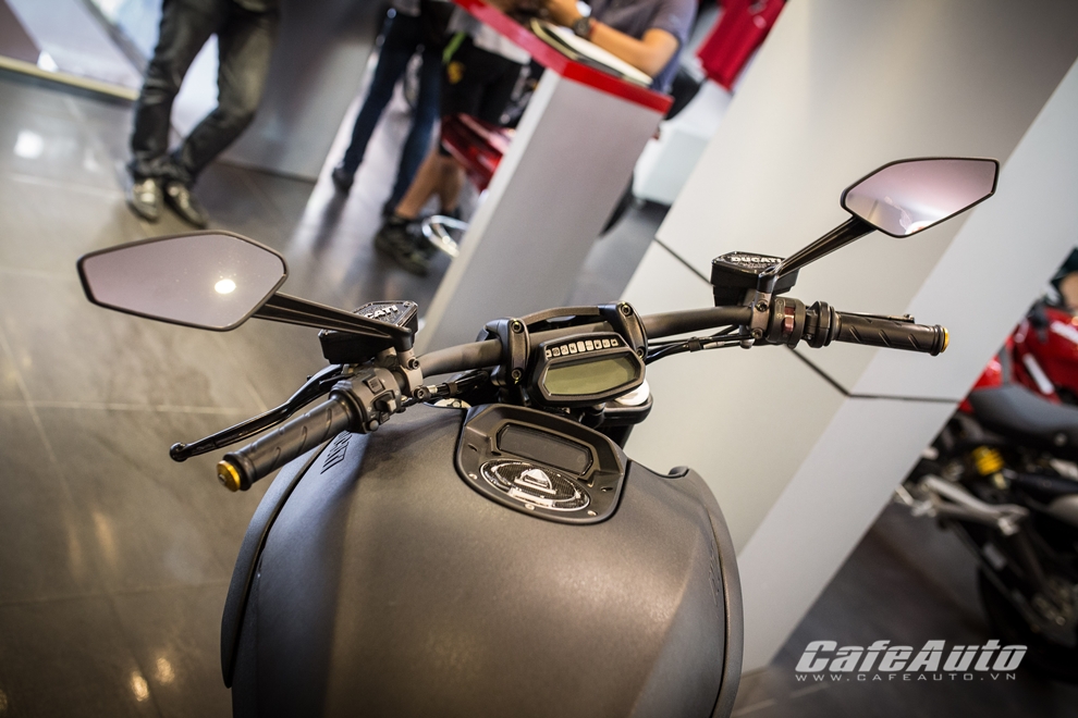Can canh tung chi tiet Ducati Diavel 2015 tai Viet Nam - 9