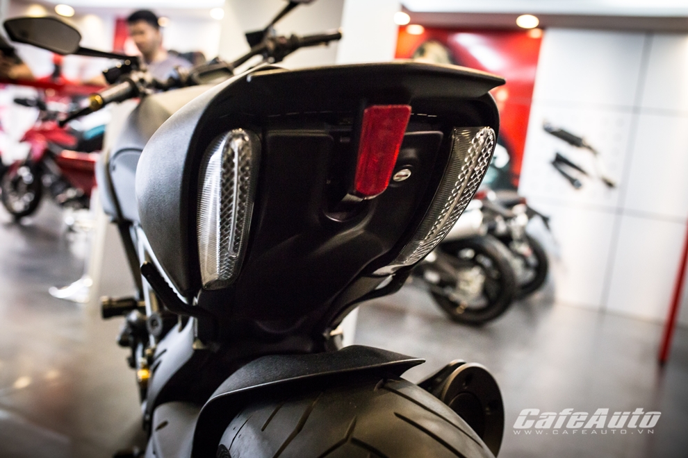 Can canh tung chi tiet Ducati Diavel 2015 tai Viet Nam - 11