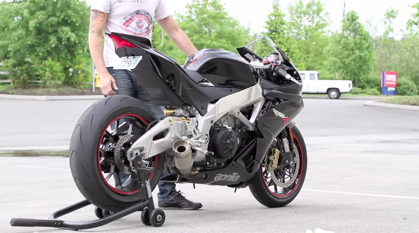 Clip Test po Werkes dongmo val voi Aprilia RSV4