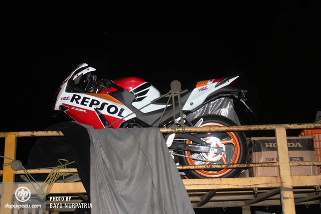 Dan xe khung hung hau truoc gio khai mac trien lam moto Indonesia - 30