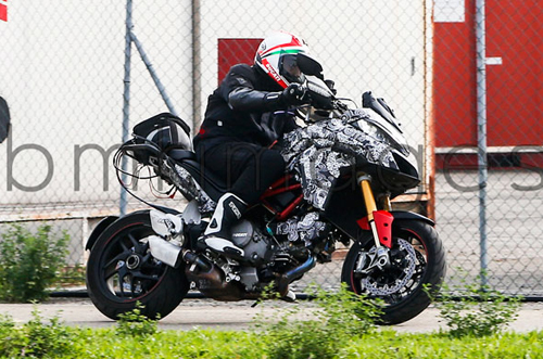 Ducati Multistrada 2015 xuat hien tren duong thu