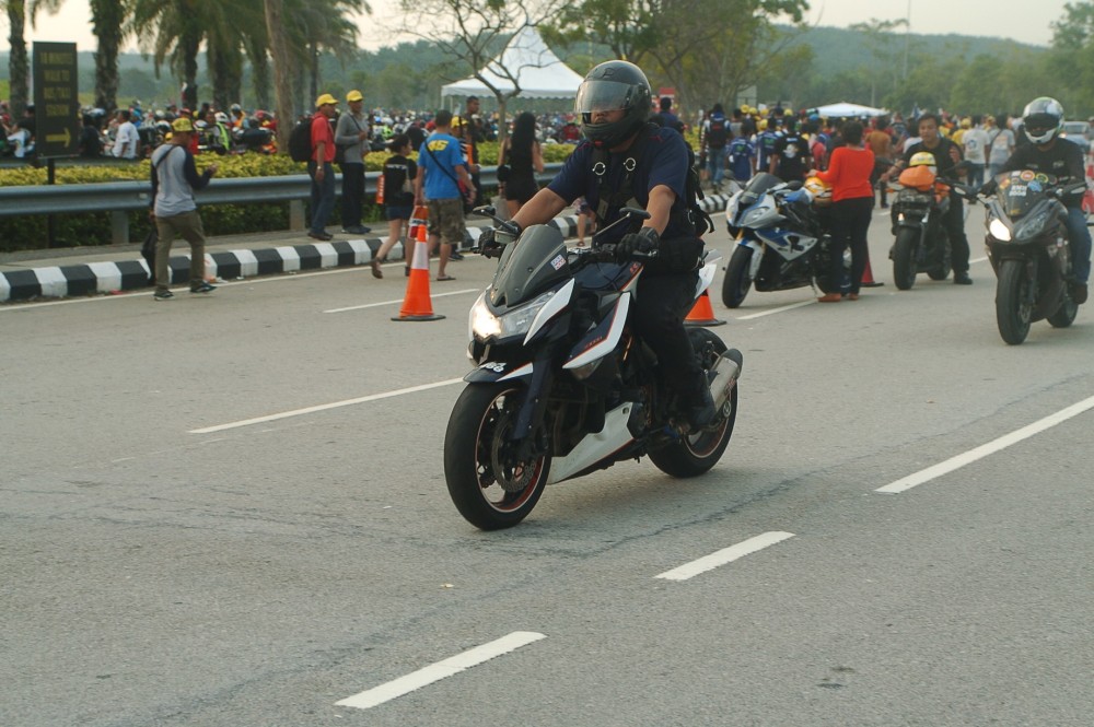 Hinh anh va Clip Moto GP 2014 do thanh vien 2banh ghi lai tu truong dua Sepang - 3