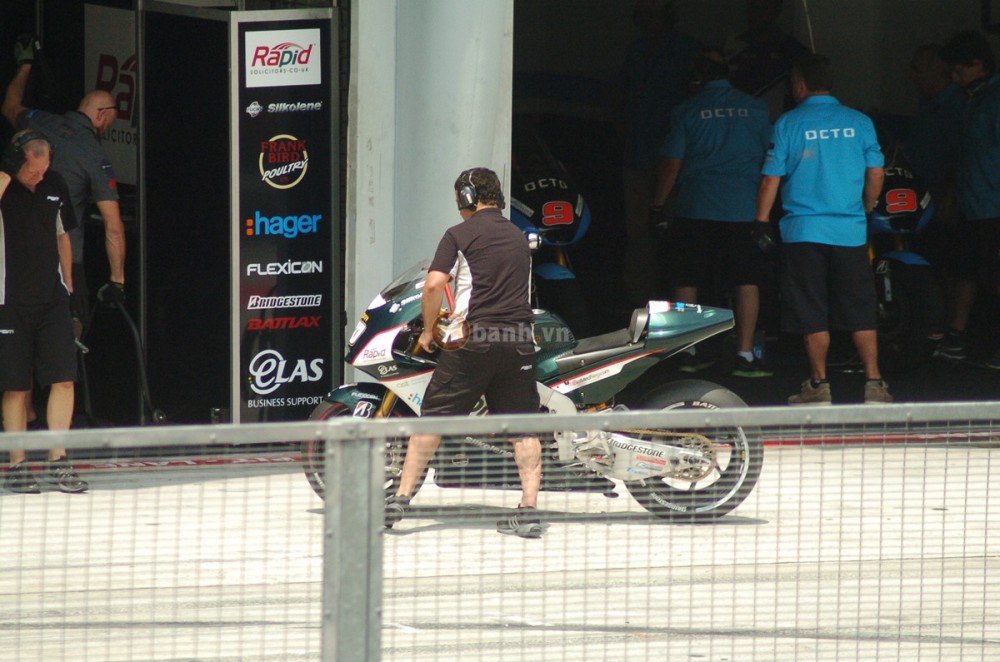 Hinh anh va Clip Moto GP 2014 do thanh vien 2banh ghi lai tu truong dua Sepang - 40