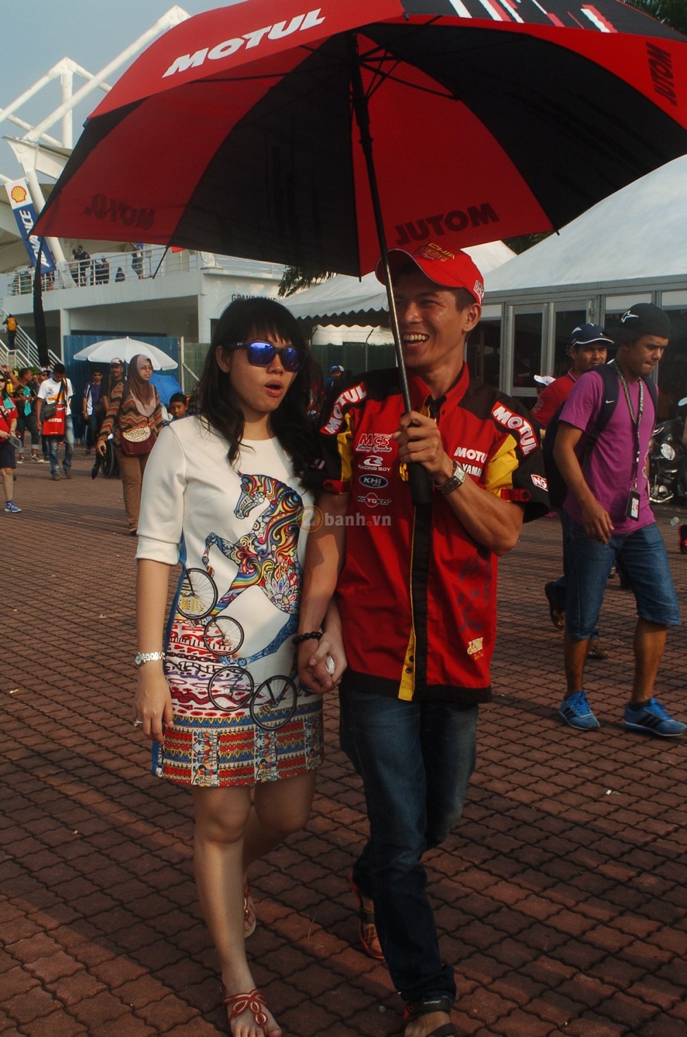 Hinh anh va Clip Moto GP 2014 do thanh vien 2banh ghi lai tu truong dua Sepang - 2