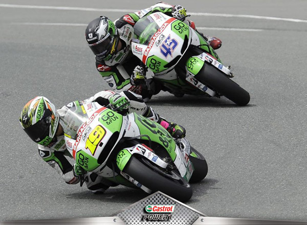 Johnny Tri Nguyen va doan Castrol Viet Nam tai cuoc dua Moto Gp