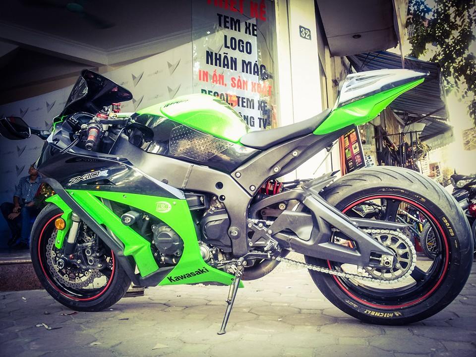 Kawasaki ZX10R manh me cua biker Ha Thanh