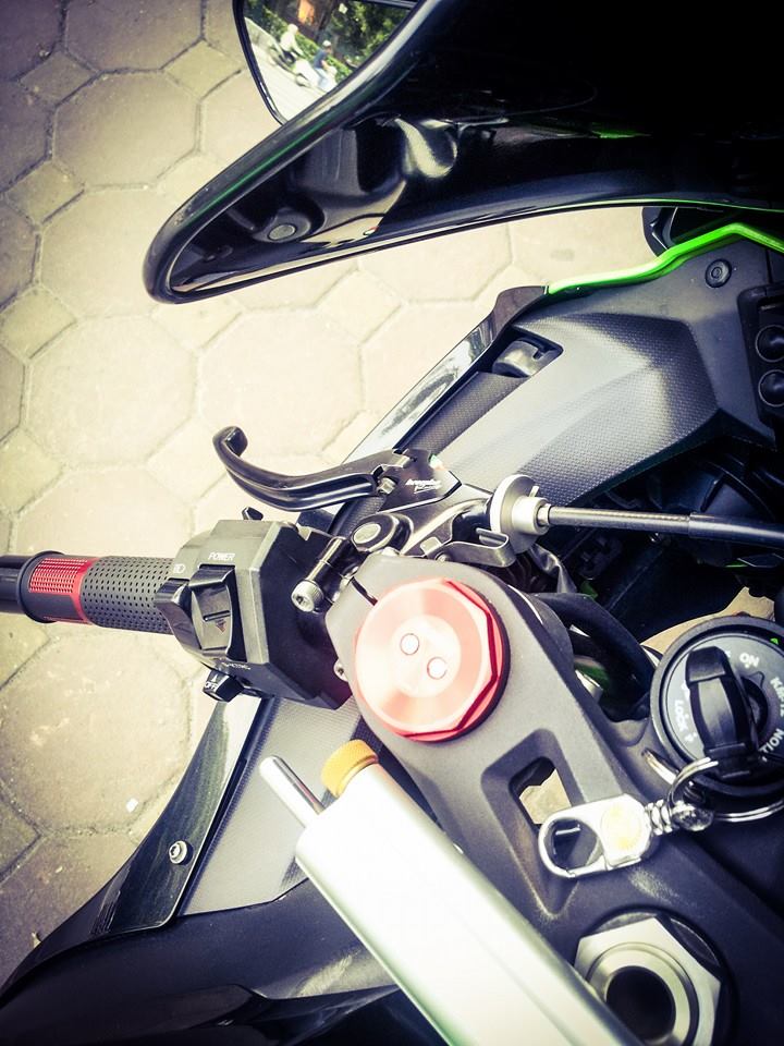 Kawasaki ZX10R manh me cua biker Ha Thanh - 6