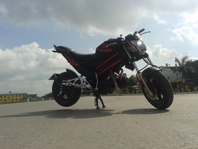 Anh chi tiet Nakedbike Ducati tu che tai Hai Duong - 2