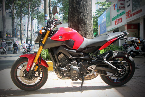 Bo doi nakedbike Yamaha FZ 2015 dau tien tai Viet Nam - 6