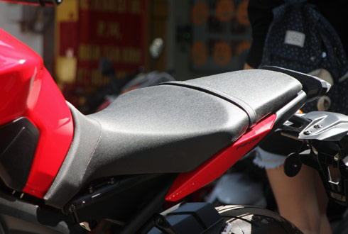 Bo doi nakedbike Yamaha FZ 2015 dau tien tai Viet Nam - 13