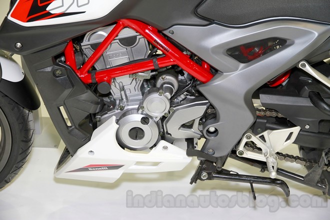 Can canh chiec nakedbike gia re Benelli BN251 - 6