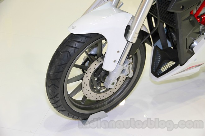 Can canh chiec nakedbike gia re Benelli BN251 - 7