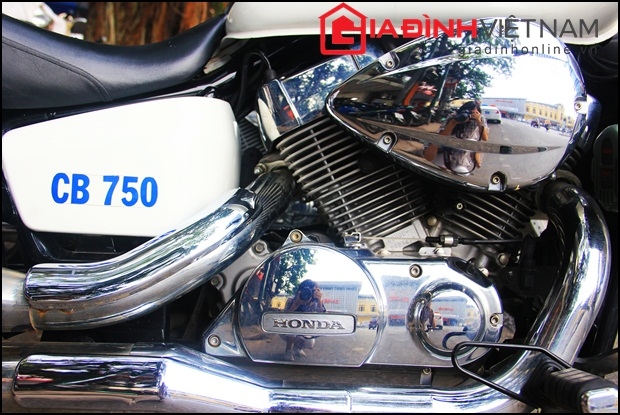 Can canh Honda CB750 xe moto dan doan cua CSGT - 10