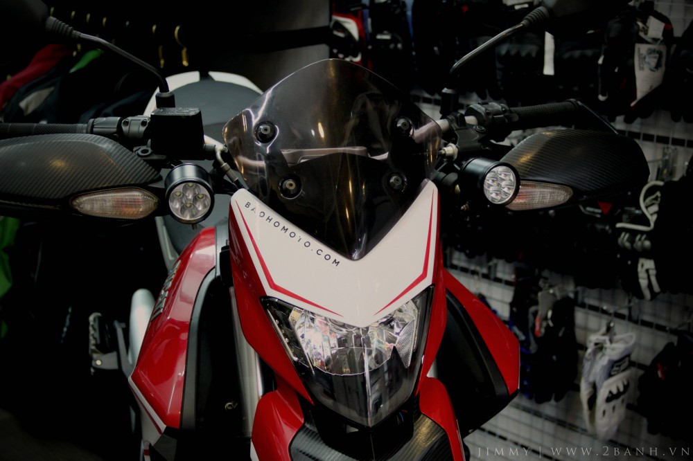 Ducati Hyperstrada lung linh khoe sac - 4