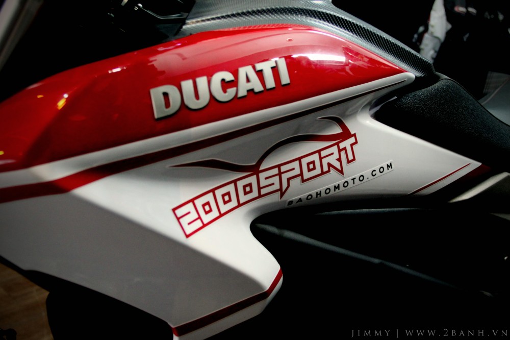 Ducati Hyperstrada lung linh khoe sac - 6