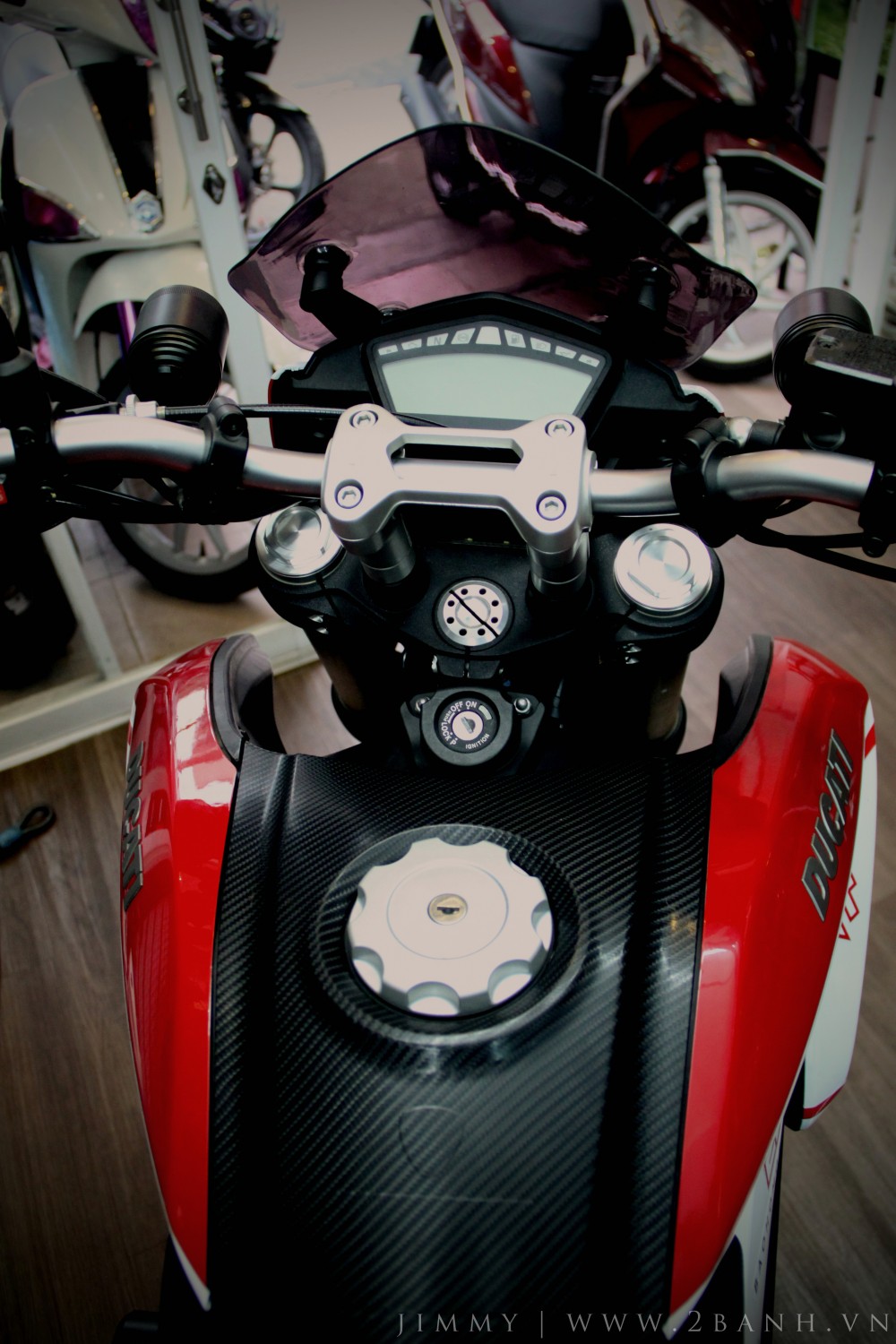 Ducati Hyperstrada lung linh khoe sac - 12