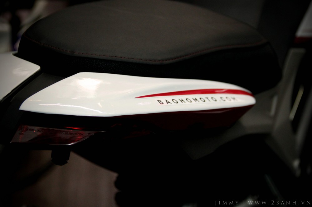 Ducati Hyperstrada lung linh khoe sac - 13