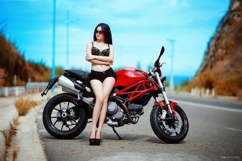 Ducati Monster do dang cung hot girl tai VN - 5