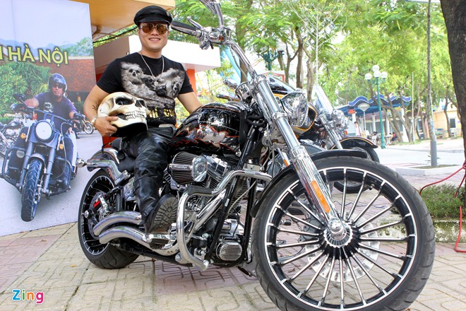 HarleyDavidson CVO Breakout 2014 gia 14 ty dong cua biker Ha Thanh