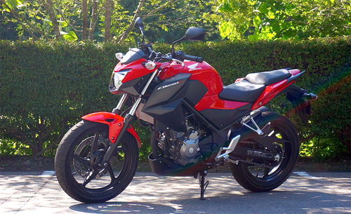 Honda CB250F doi thu cua Kawasaki Z250SL - 4