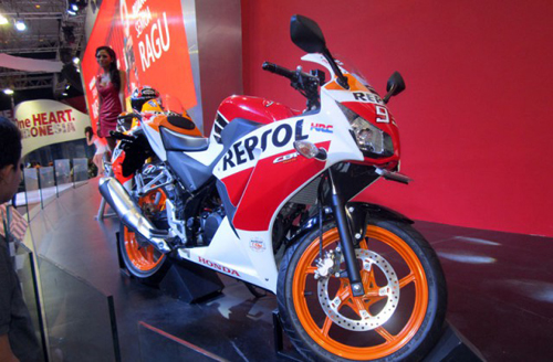 Honda CBR150R phien ban Repsol cua MotoGP