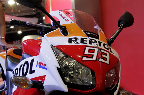 Honda CBR150R phien ban Repsol cua MotoGP - 2
