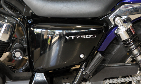 Honda VT750S Tricolour chiec moto hang doc tai Sai Gon - 4