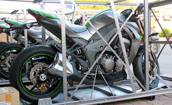 Kawasaki Z1000 2014 tiep tuc duoc nhap khau ve Ha Noi - 2