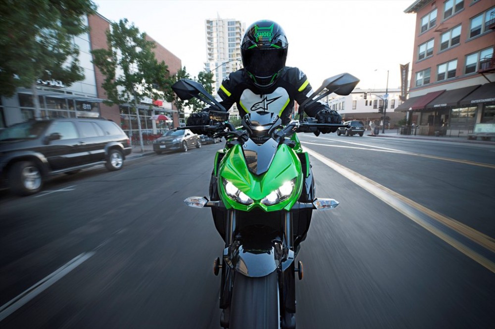 Kawasaki Z1000 2015 sap ve Ha Noi voi gia 23000 USD - 2