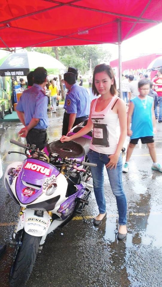 Phong van nu biker 9x dam me xe moto phan khoi lon - 3