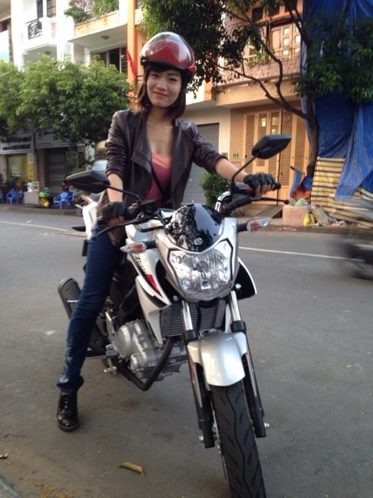 Phong van nu biker 9x dam me xe moto phan khoi lon - 5