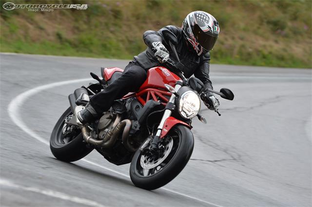 Can canh Ducati Monster 821 2015 quai vat cua duong pho - 6