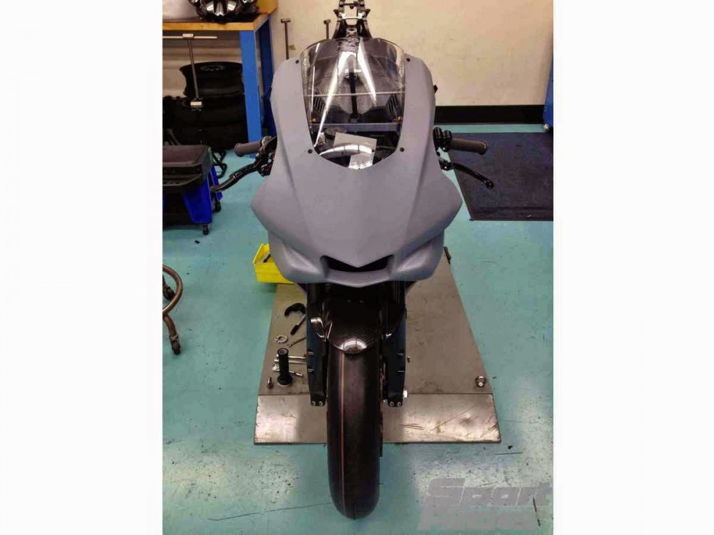 Ban phat thao dau tien cua Yamaha R1 2015 - 3