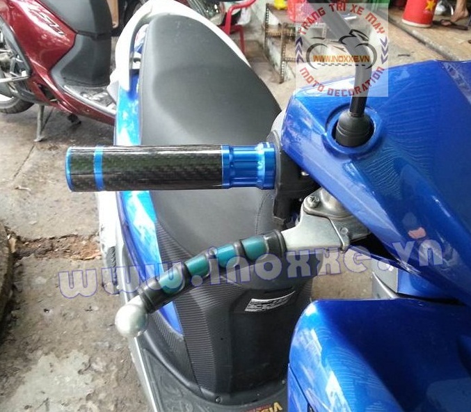 Bao tay carbon Do choi cao cap cho xe may tai cua hang Hoang Tri inoxxevn - 10