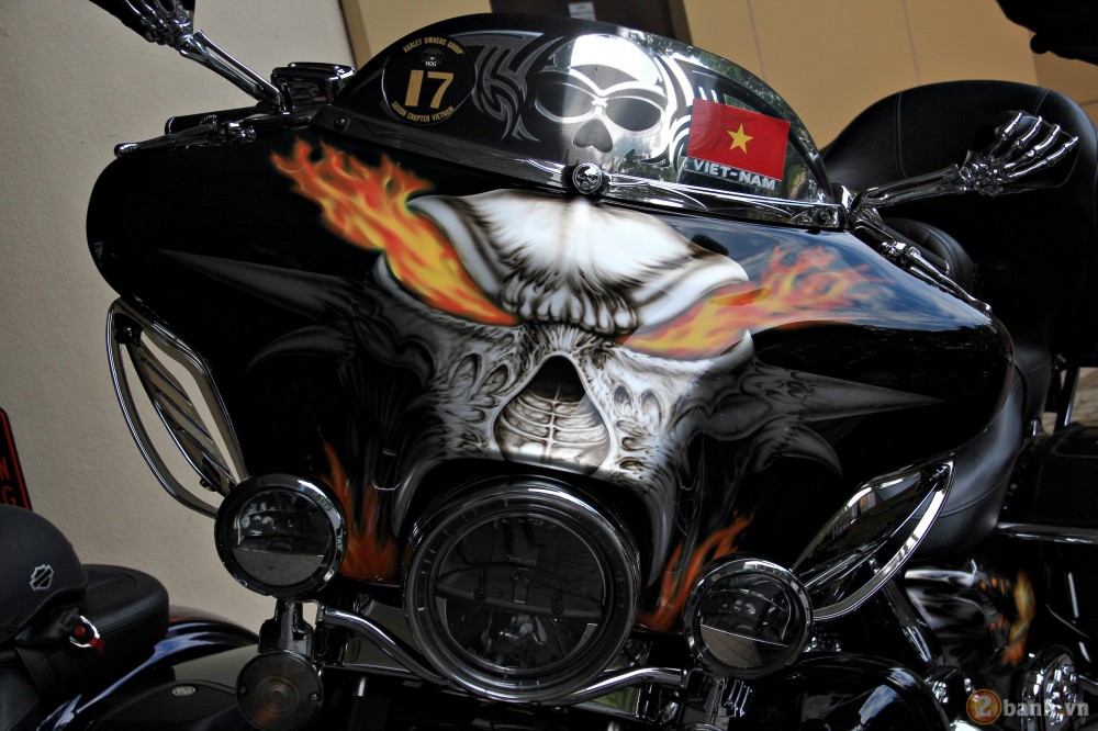 Dan Harley Davidson tu hoi truoc them Tuan Le Motor Viet Nam lan thu I - 10